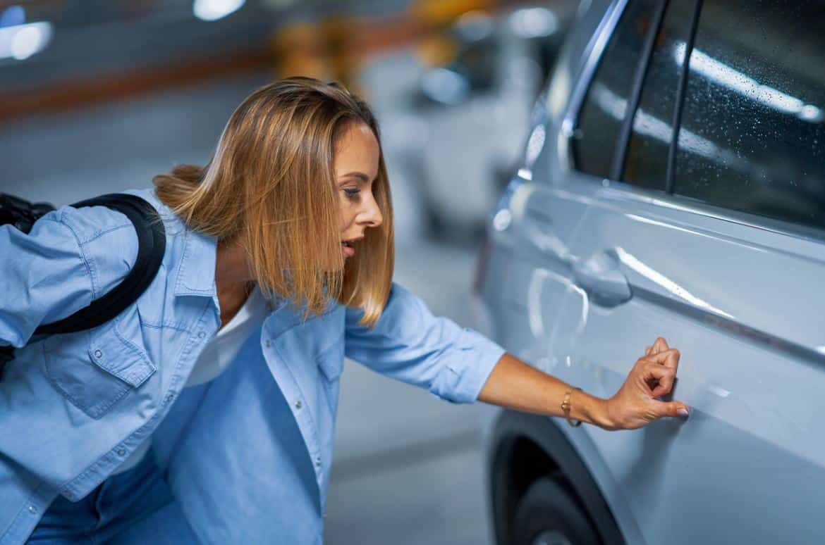 Rayures sur votre voiture : ce qu'il ne faut pas faire - Wash